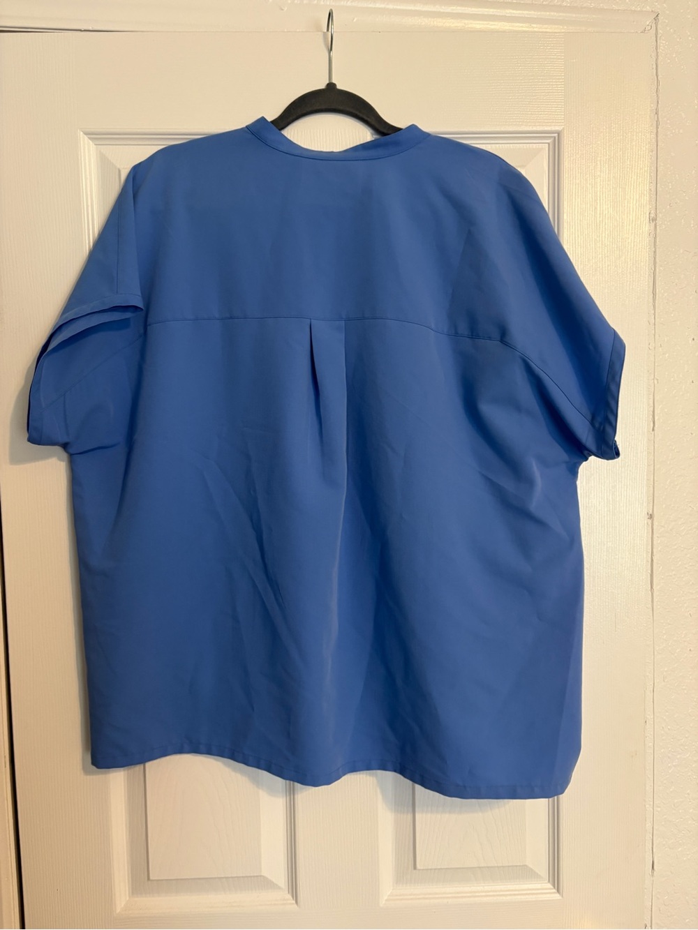 Women’s Ceil Blue Dolman Scrub top Medium oversized